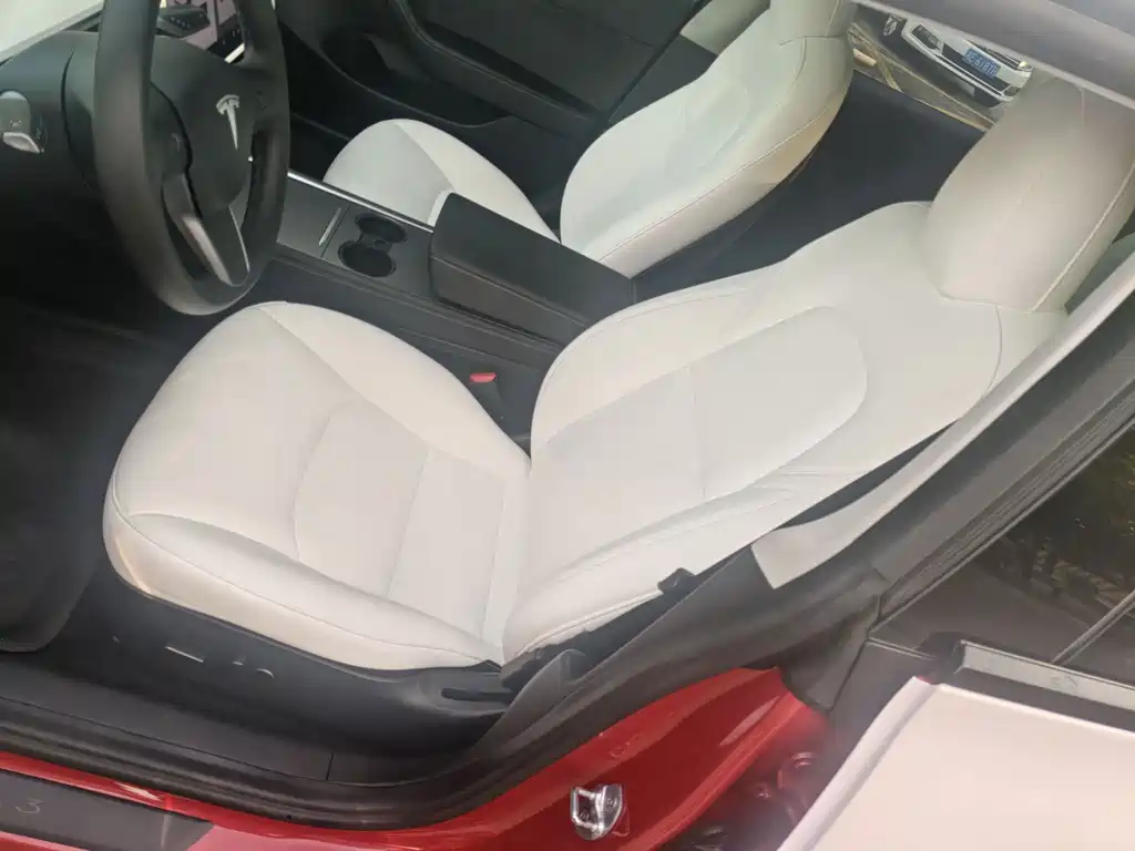 Tesla Model 3 — миниатюра 12