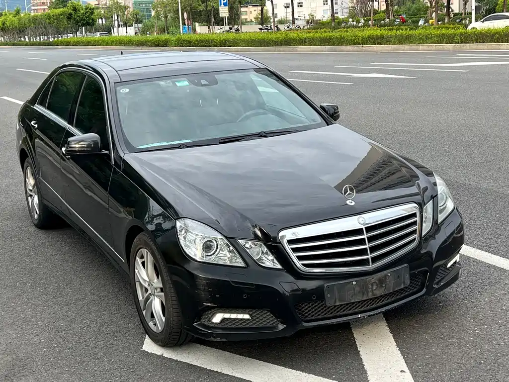 Mercedes-Benz E-Class — миниатюра 3