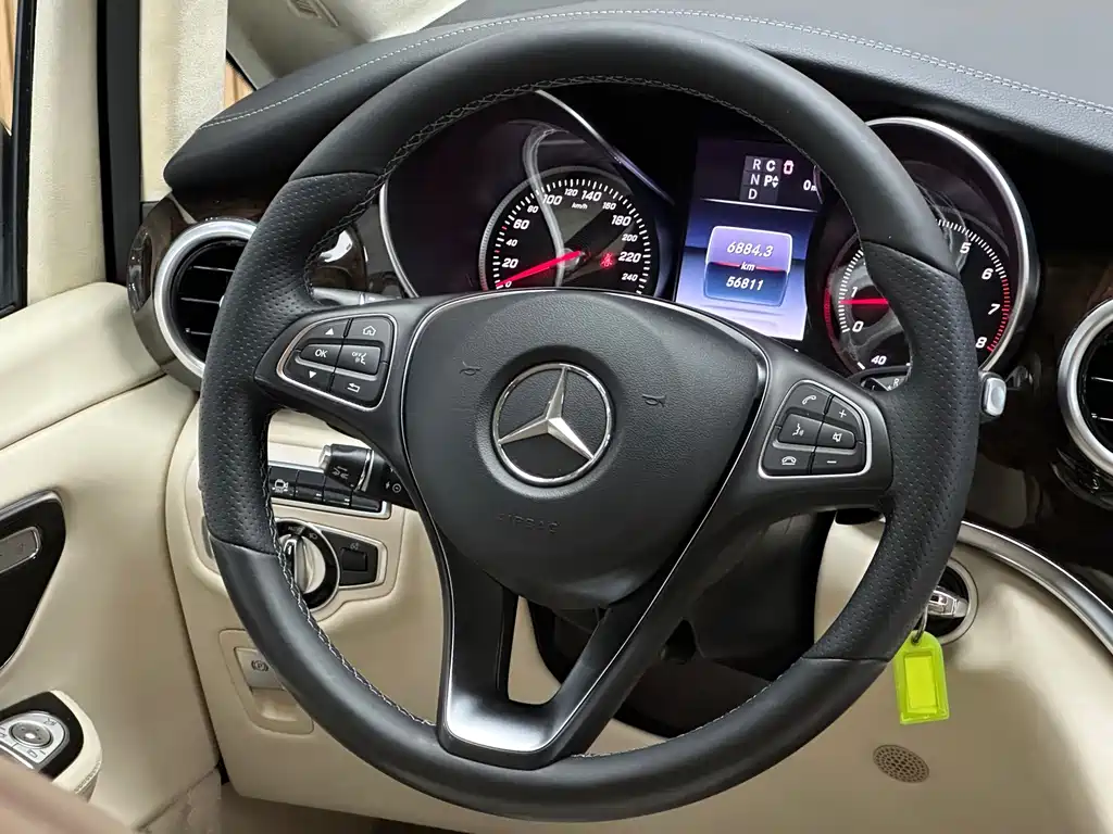 Mercedes-Benz V-Class — миниатюра 12