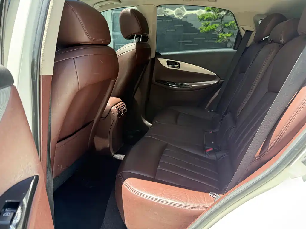 Infiniti QX50 2.5L Comfort Edition, фото 8