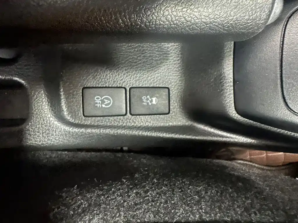 Toyota Yaris L — миниатюра 27