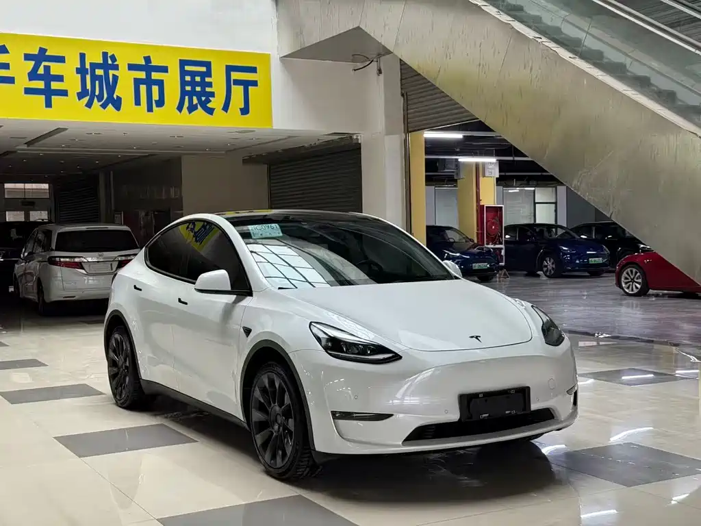 TESLA MODEL Y