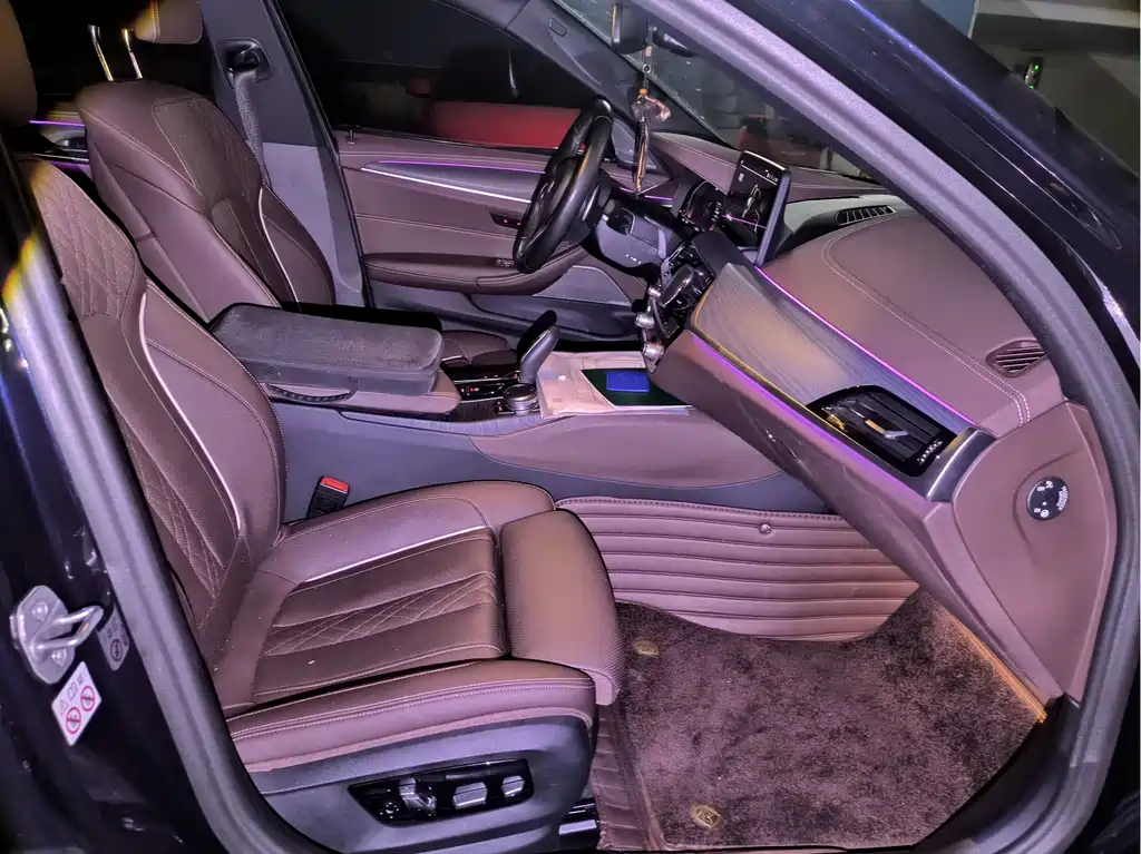 BMW 5 Series — миниатюра 5