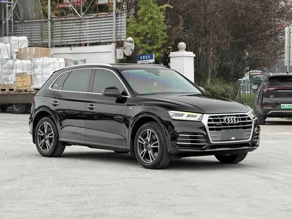 Audi Q5L — миниатюра 2