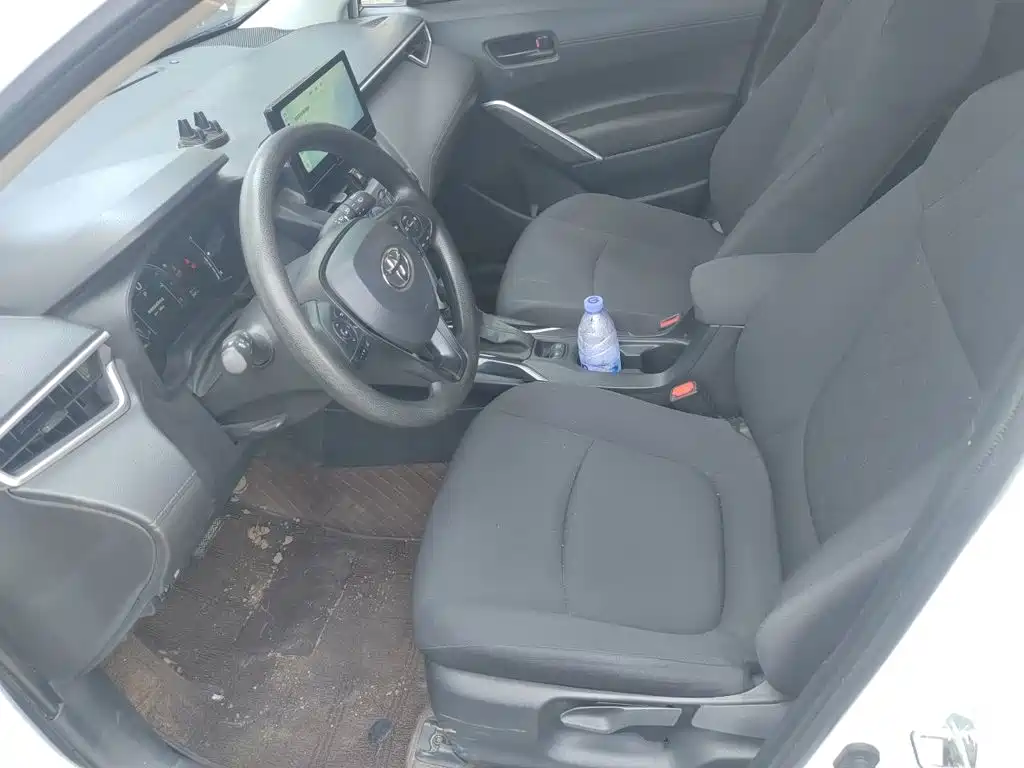 Toyota Corolla Cross — миниатюра 11