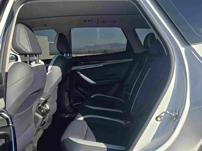 Geely Boyue L — миниатюра 6