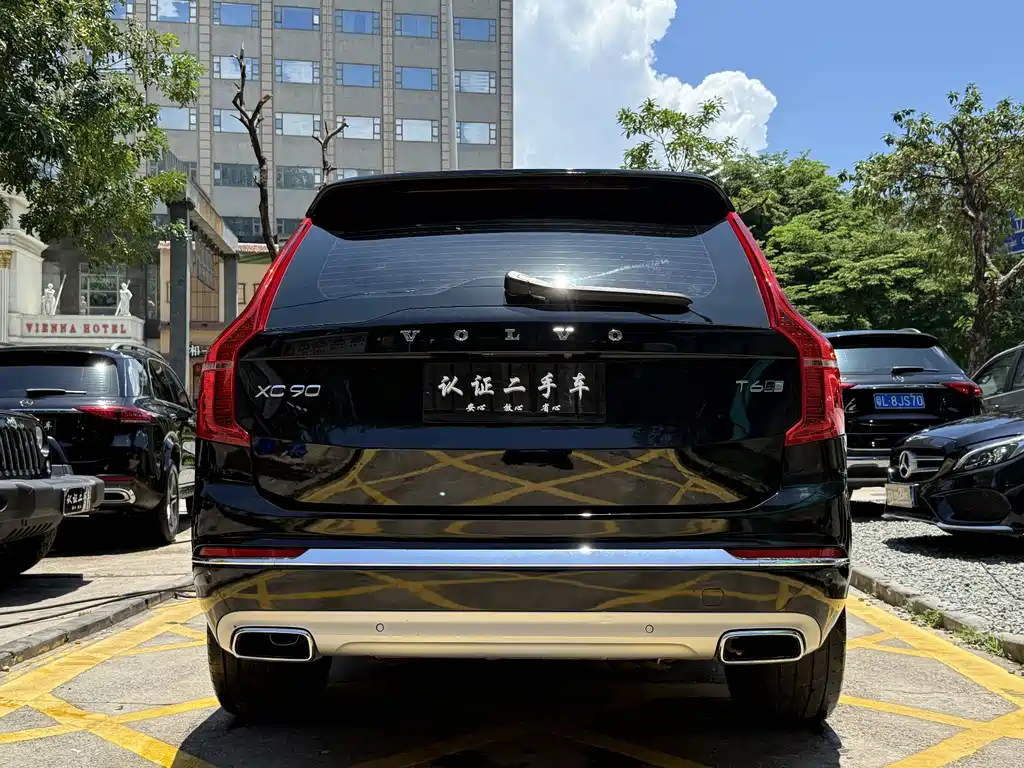 Volvo XC90 — миниатюра 5