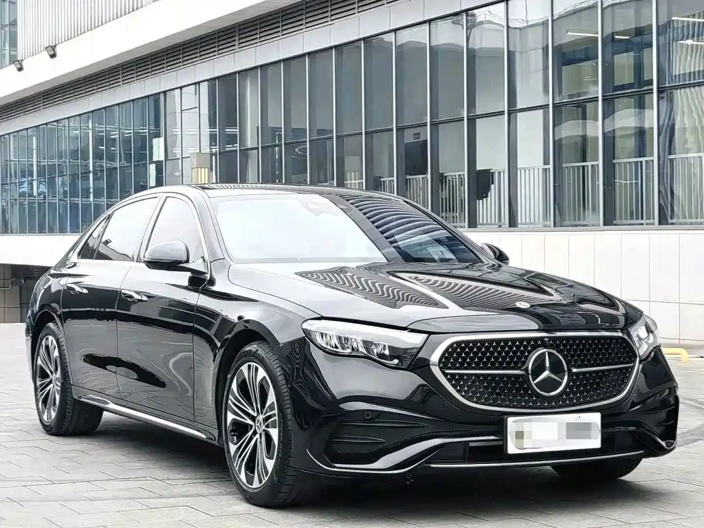 Mercedes-Benz E-Class — миниатюра 3