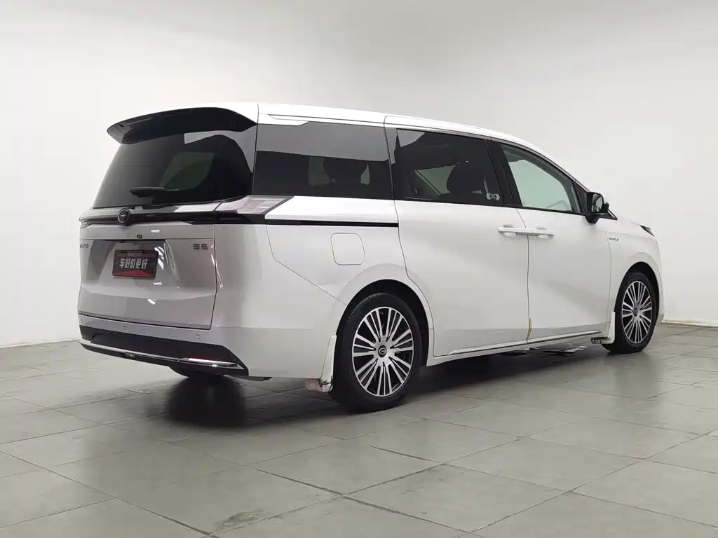GAC Motor 传祺E8 PHEV — миниатюра 2