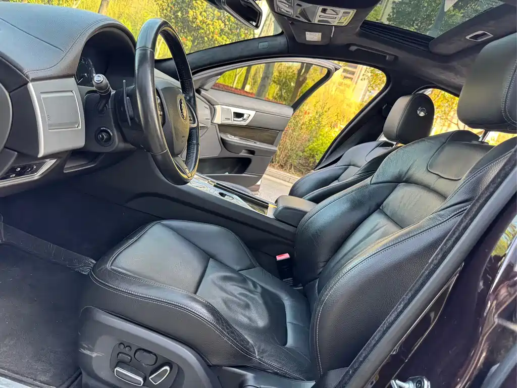 Jaguar XF — миниатюра 9
