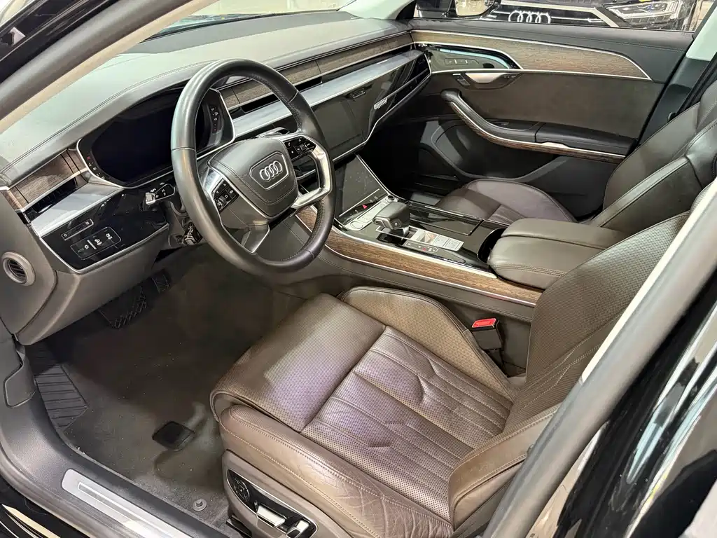 Audi A8 — миниатюра 6