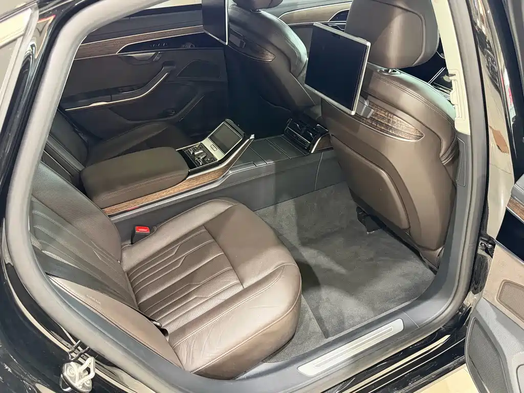Audi A8 — миниатюра 7