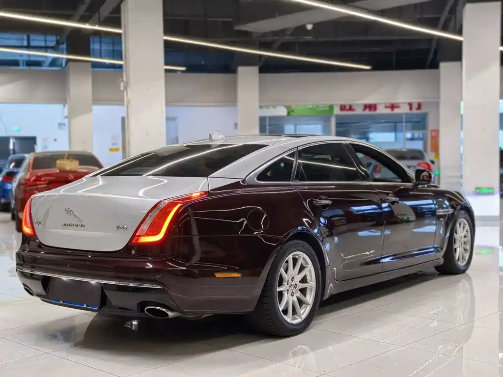 Jaguar XJ — миниатюра 5