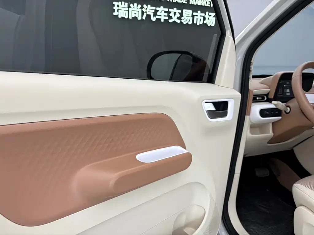 Wuling MINIEV — миниатюра 6