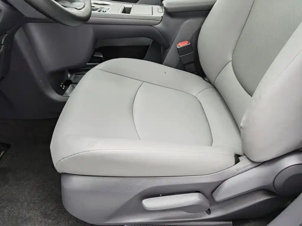 Toyota Granvia — миниатюра 20