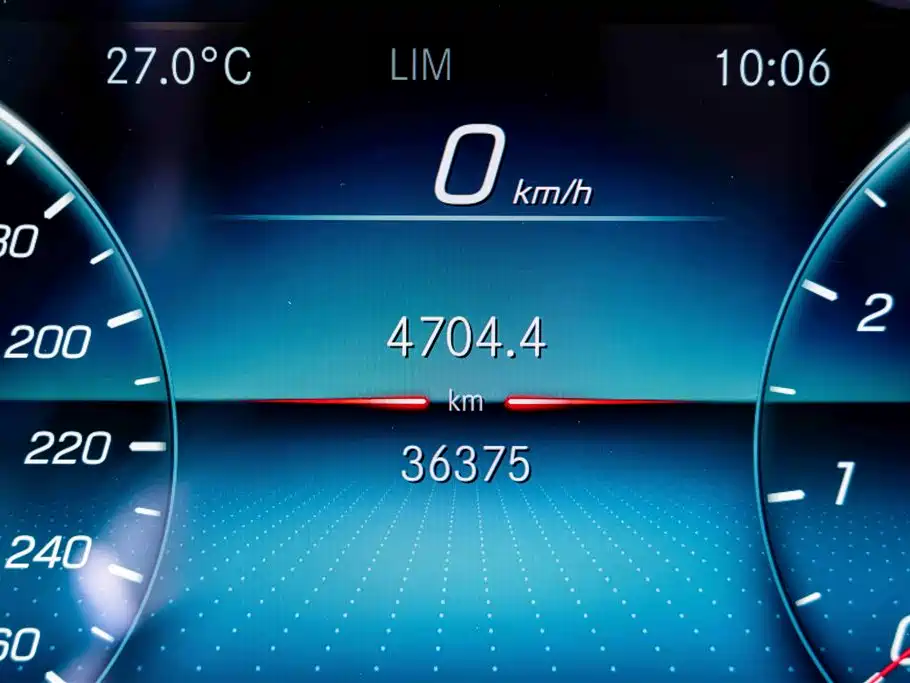 Mercedes-Benz E-Class (Import) — миниатюра 16