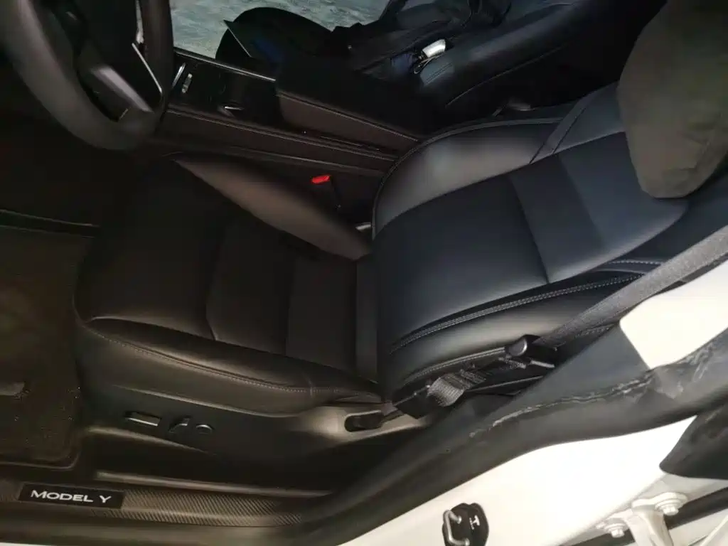 Tesla Model Y — миниатюра 14