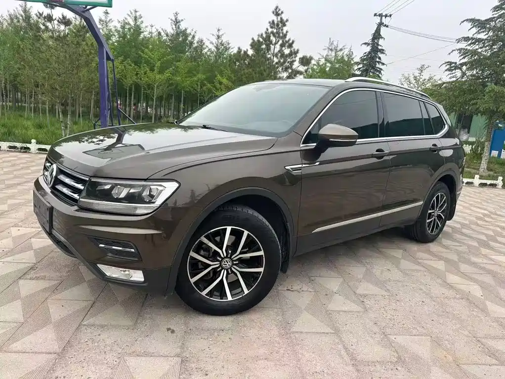 Volkswagen Tiguan L L 2017 330TSI AT Luxury
