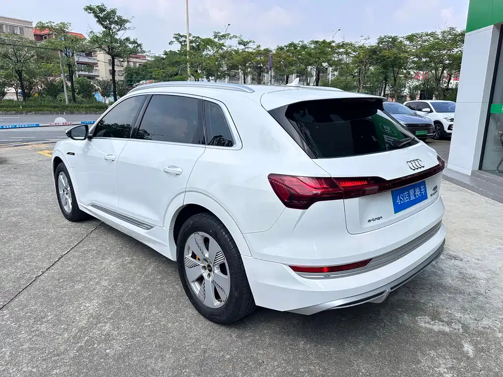 Audi e-tron — миниатюра 4
