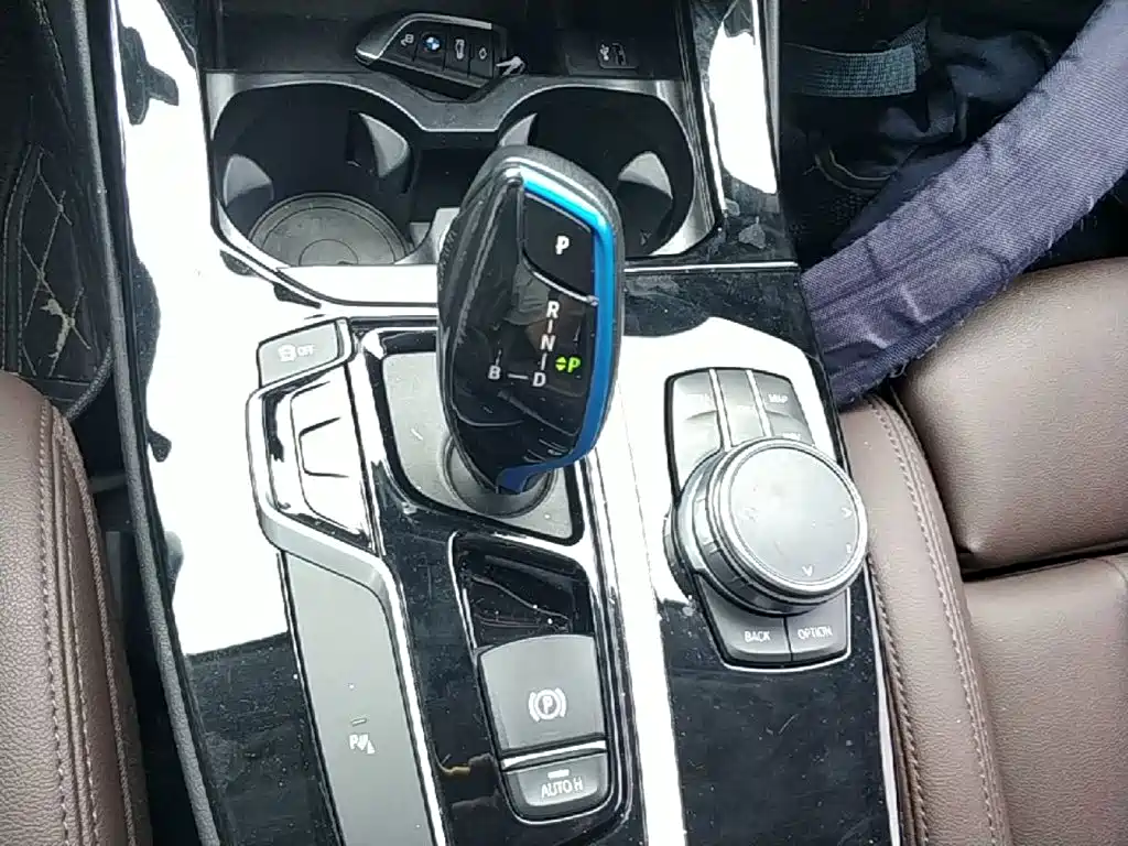 BMW iX3 — миниатюра 14