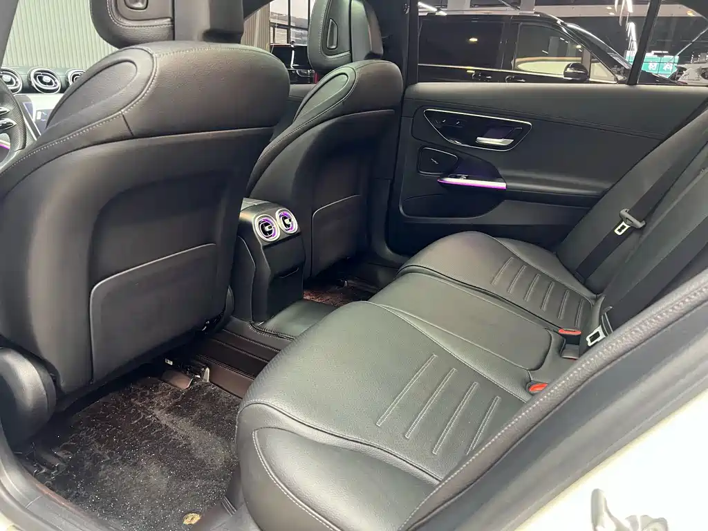 Mercedes-Benz C-Class — миниатюра 13