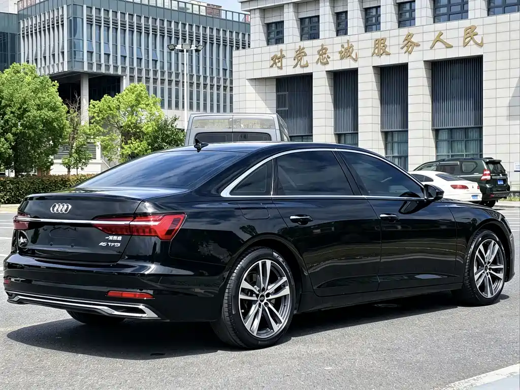 Audi A6L — миниатюра 7