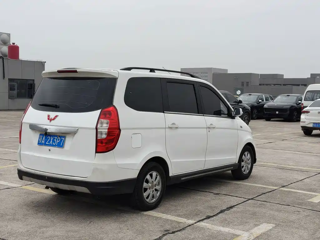 Wuling Hongguang — миниатюра 7