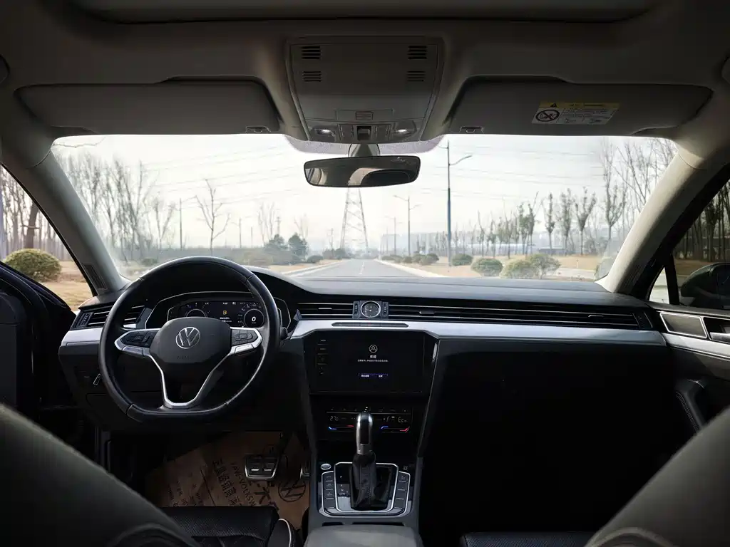 VOLKSWAGEN MAGOTAN GTE PLUG IN HYBRID