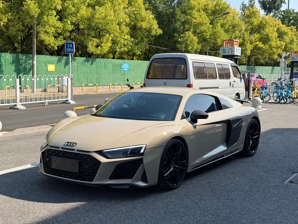 Audi R8