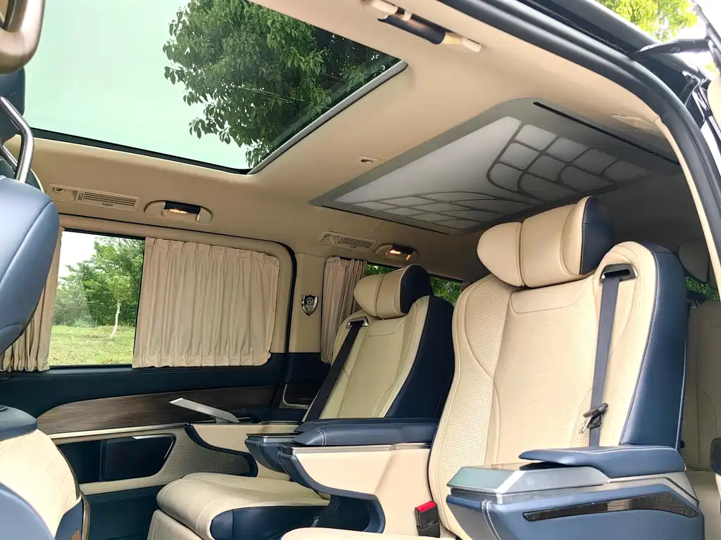 MERCEDES-BENZ V CLASS