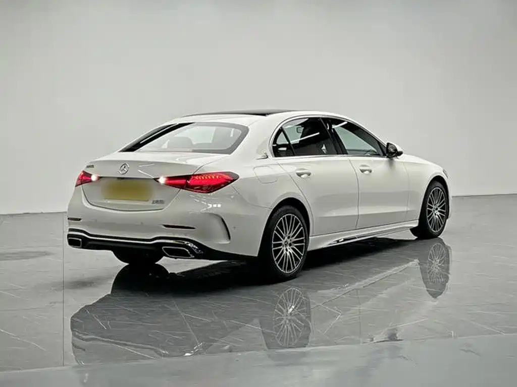 Mercedes-Benz C-Class — миниатюра 12