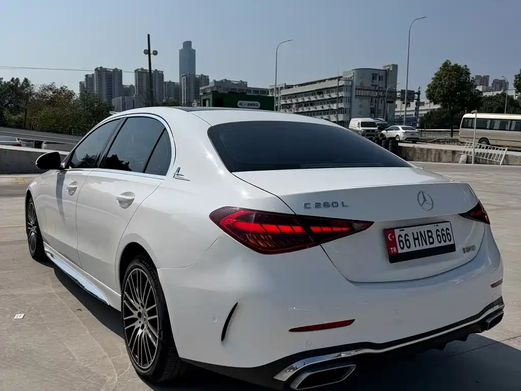 Mercedes-Benz C-Class — миниатюра 8