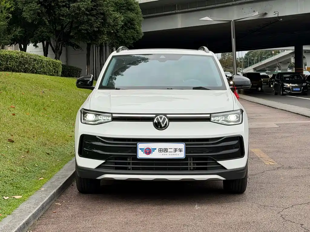 Volkswagen Tharu — миниатюра 2