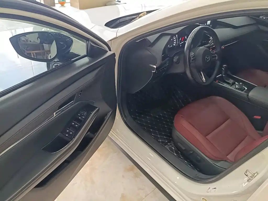 Mazda 3 Axela — миниатюра 16