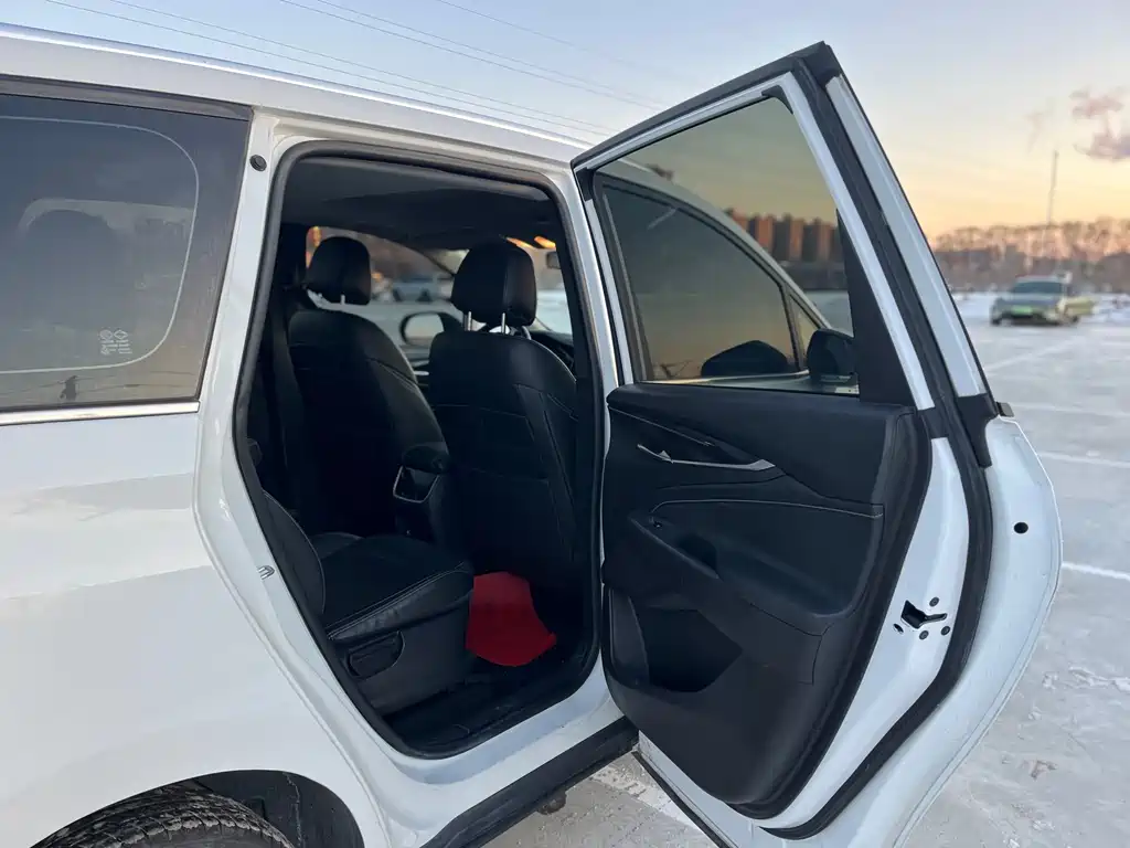 SAIC MAXUS CHASE G50