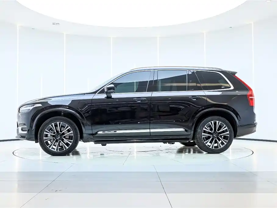 VOLVO XC90 PLUG IN HYBRID
