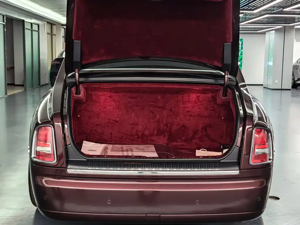 Rolls-Royce Phantom — миниатюра 26