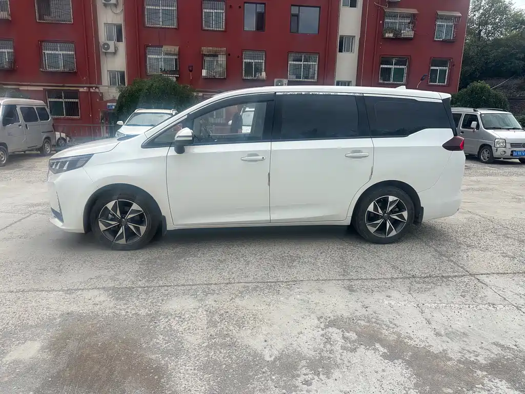 GAC Motor Trumpchi M6 — миниатюра 2