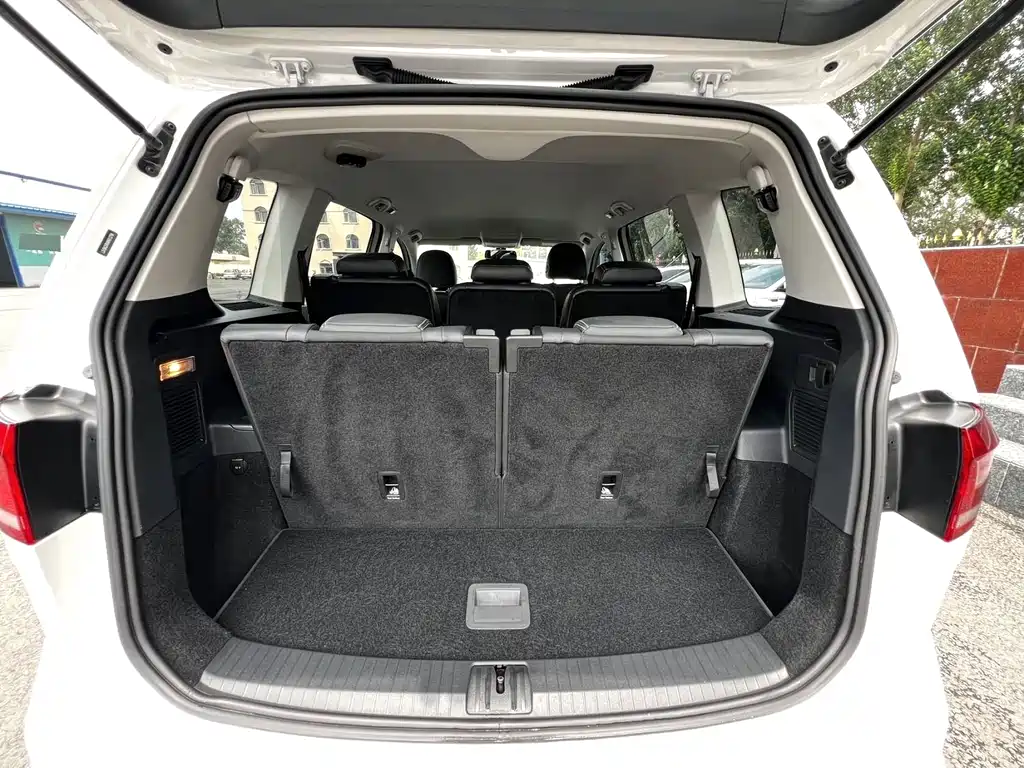 Volkswagen Touran — миниатюра 12