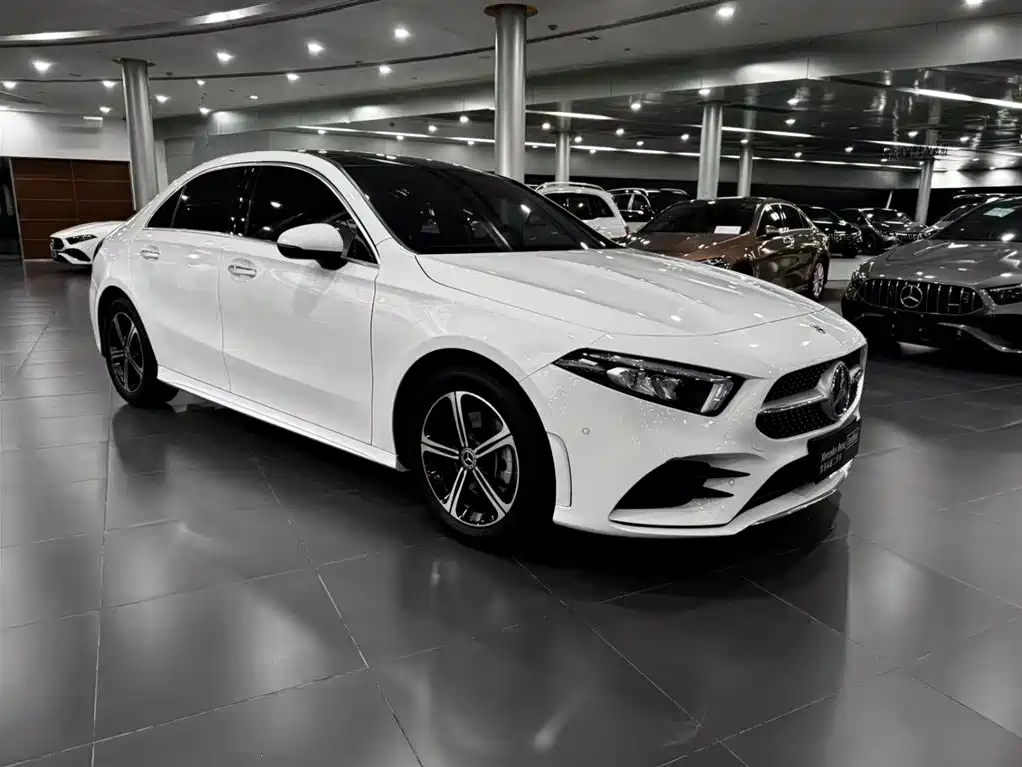 Mercedes-Benz A-Class — миниатюра 7