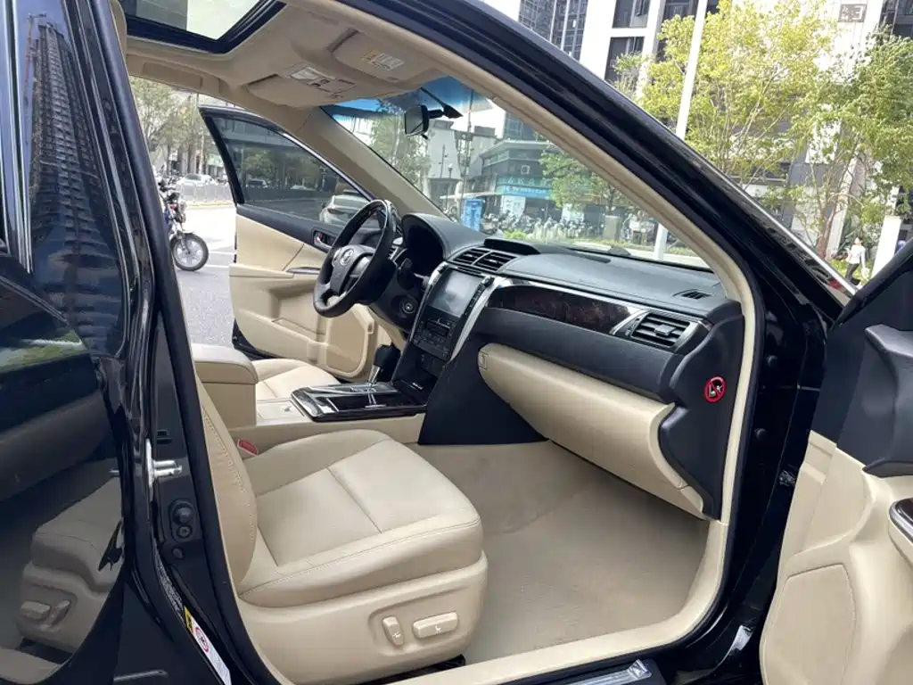 Toyota Camry — миниатюра 15