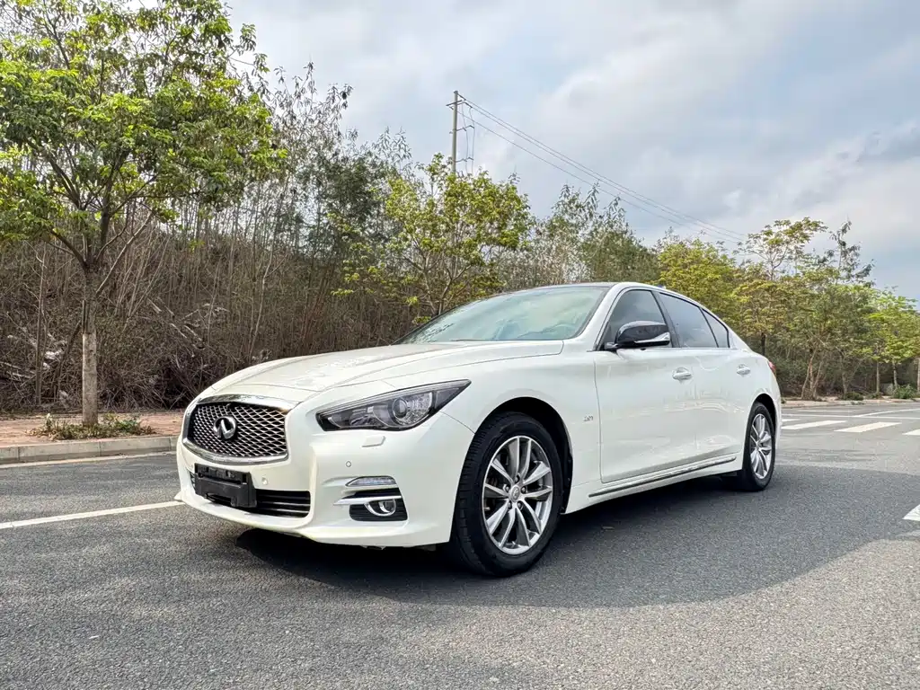 INFINITI Q50L