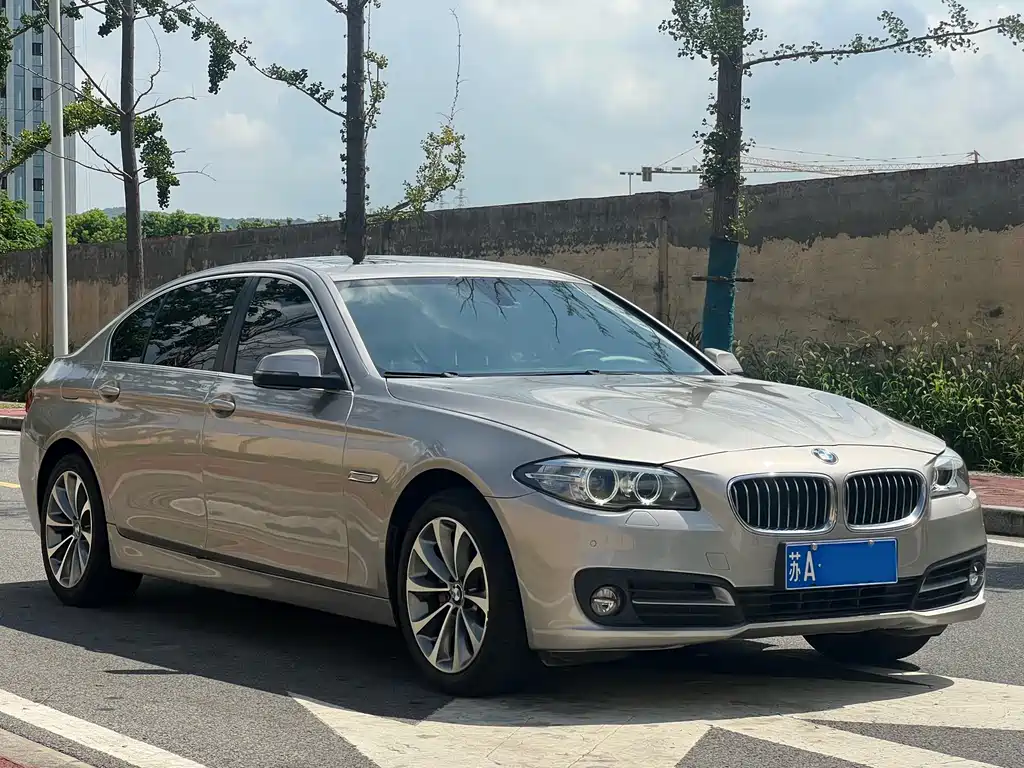BMW 5 Series — миниатюра 2