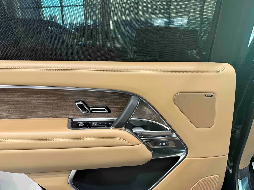 Land Rover Range Rover — миниатюра 14