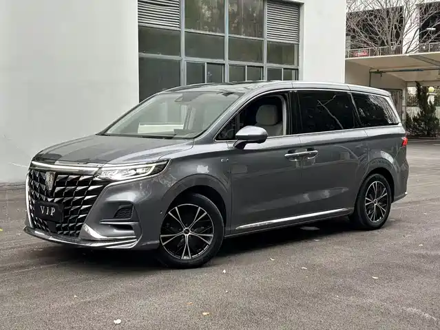 2025 Roewe iMAX8