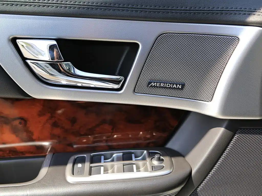 Jaguar XF — миниатюра 13