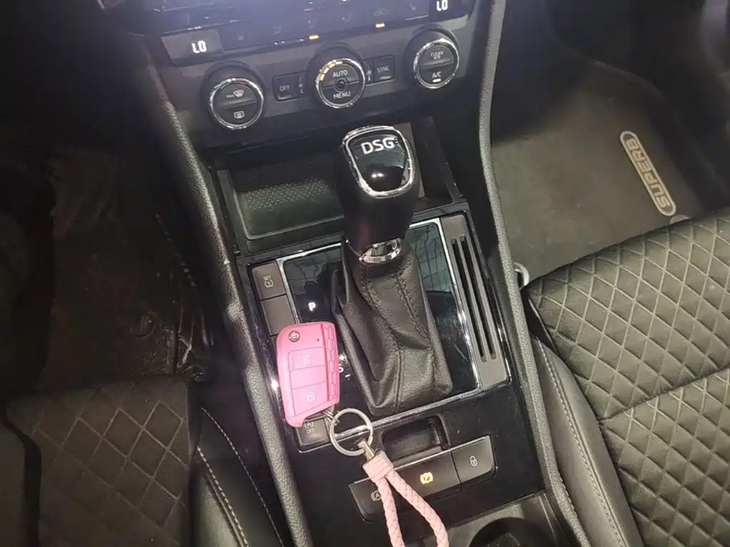 Skoda Superb — миниатюра 14