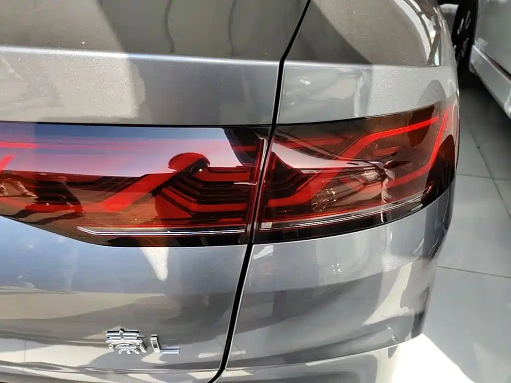 BYD Qin L — миниатюра 8
