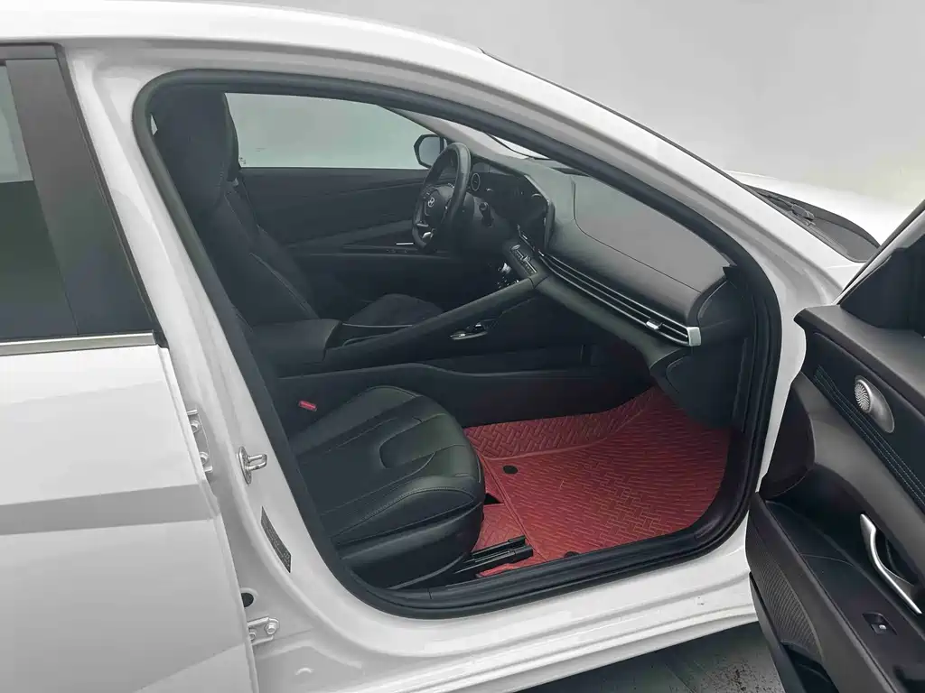 Hyundai Elantra — миниатюра 7