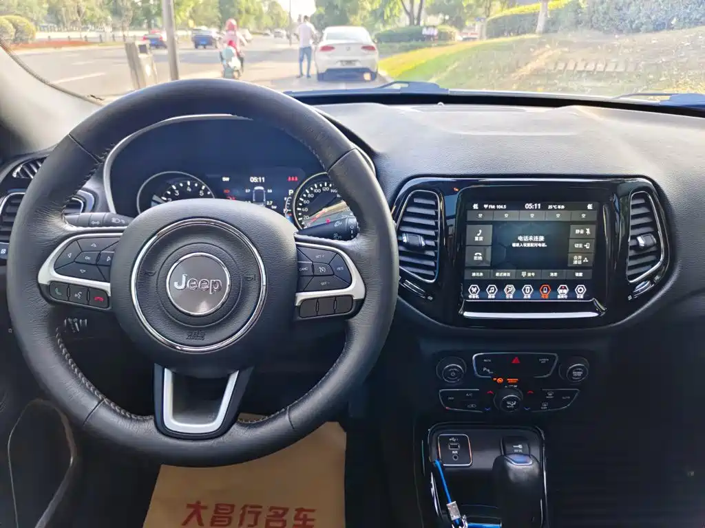 Jeep Compass — миниатюра 12